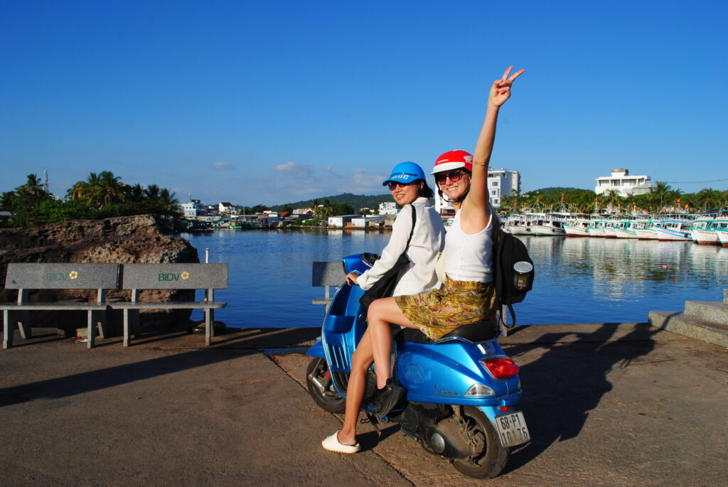 phu quoc vespa food ride tour