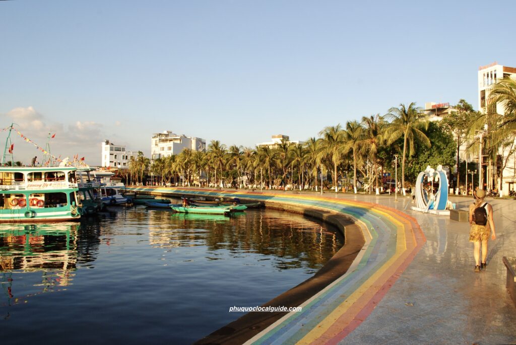 walking Bach Dang park, Duong Dong, Phu Quoc